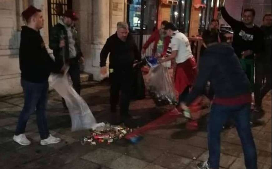 Grupa navijača Sarajeva nakon slavlja zasukala rukave i očistila ulicu