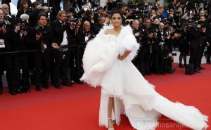 Najljepša žena: Zakoračila je na crveni tepih Cannesa i svi su je gledali bez daha