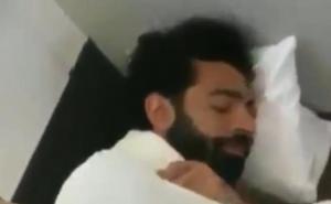Egipćanin ponovo oduševio svijet: Salah zaspao na podu aviona 