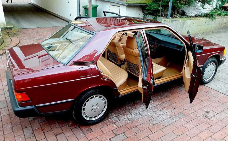 Ljubitelji oldtimera, požurite: Prodaje se nov Mercedes 190E iz 1986. godine