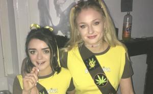 Sansa se "izofirala" u live streamu: Uživala u elektronskom jointu