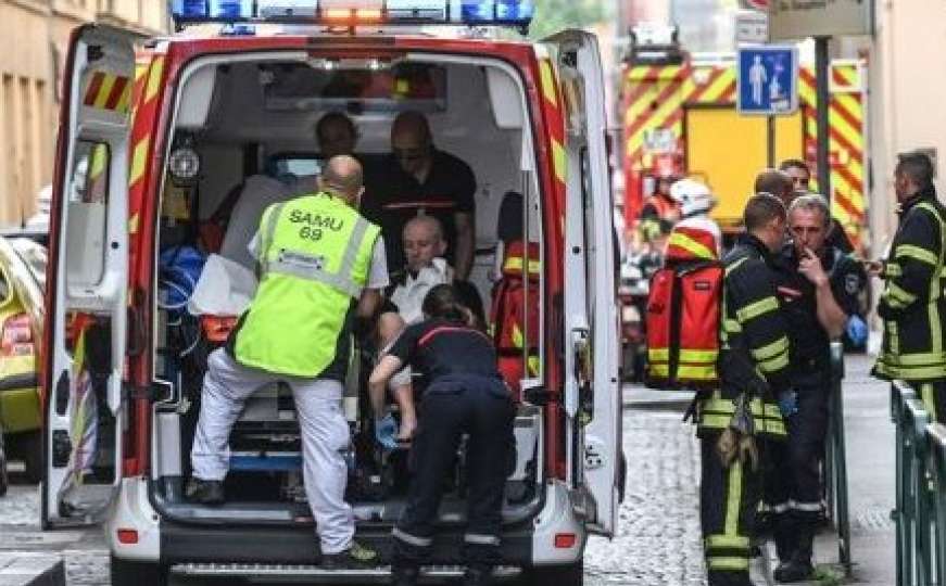 Panika u Lyonu: Aktivirana bomba nasred ulice, ima povrijeđenih