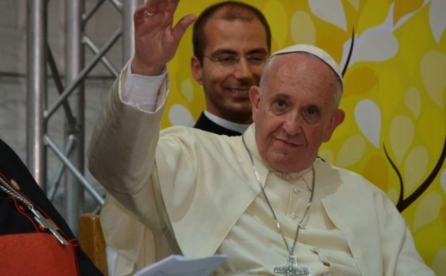 Papa Franjo usporedio abortus s angažiranjem plaćenog ubice 