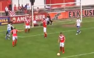 Ovo ćete sigurno pogledati više puta: Glavni sudija meča postigao gol