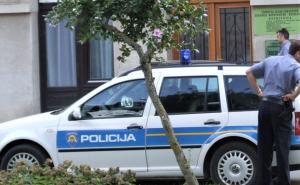 Đurđevac: Pijani 38-godišnjak polio benzinom suprugu i djecu pa kresao upaljačem