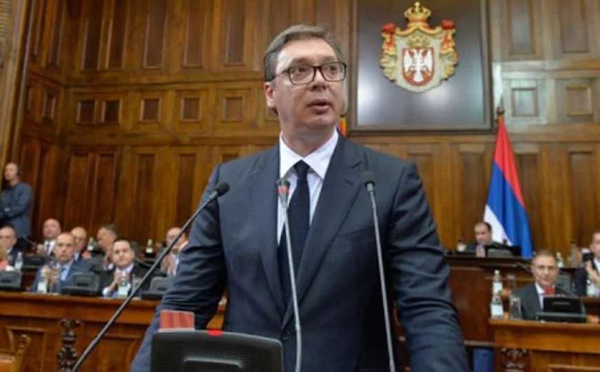 Vučić: U ovom trenutku traje premlaćivanje Srba, pucaju bojevom municijom