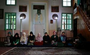 Hafize ko slavuji: Jedinstvena tradicija učenja ženske mukabele u Sarajevu