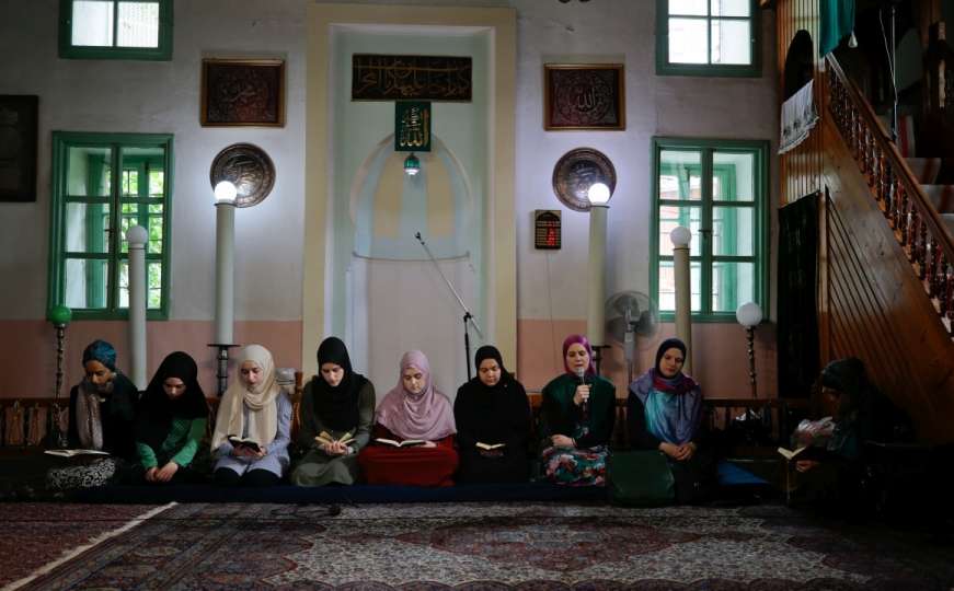 Hafize ko slavuji: Jedinstvena tradicija učenja ženske mukabele u Sarajevu
