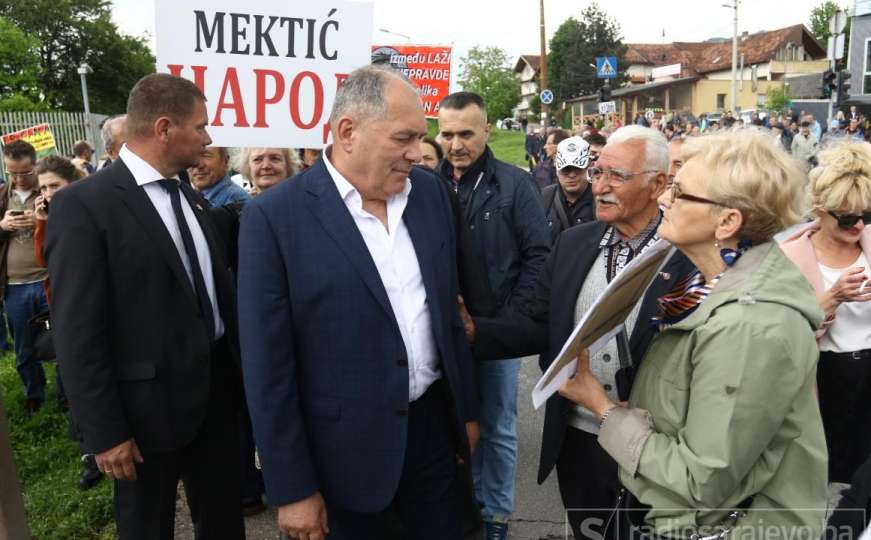Dragan Mektić stigao na proteste: Ovakav VSTV izgubio je povjerenje javnosti
