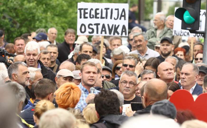 Završeni protesti ispred VSTV-a: Građani tražili ostavke i pravdu