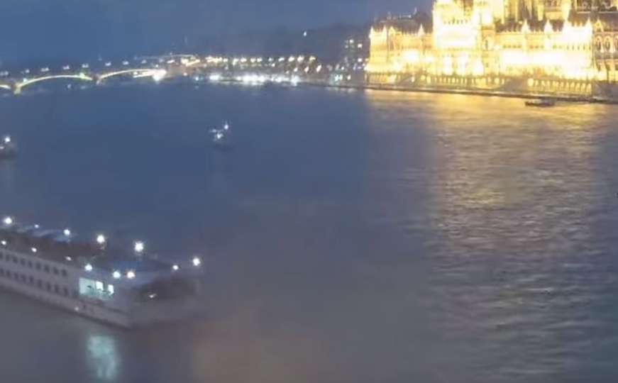 Budimpešta: Kamera sa hotela snimila sudar brodova na Dunavu