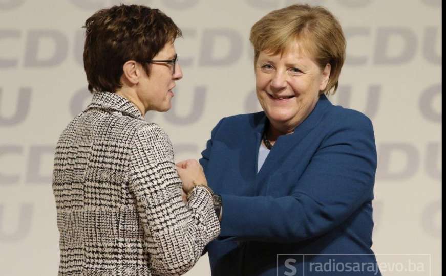 Angela Merkel stala u zaštitu nasljednice na mjestu predsjednice CDU 