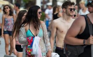 Objašnjenje Općine Budva: Da li će se šetnja bez majice kažnjavati 500 eura