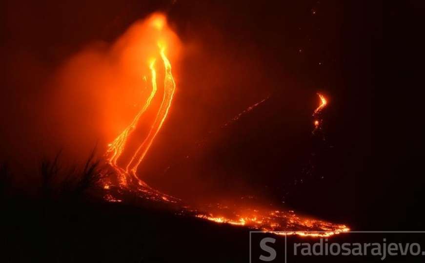Probudila se Etna: Najaktivniji vulkan u Europi počeo izbacivati užarenu lavu