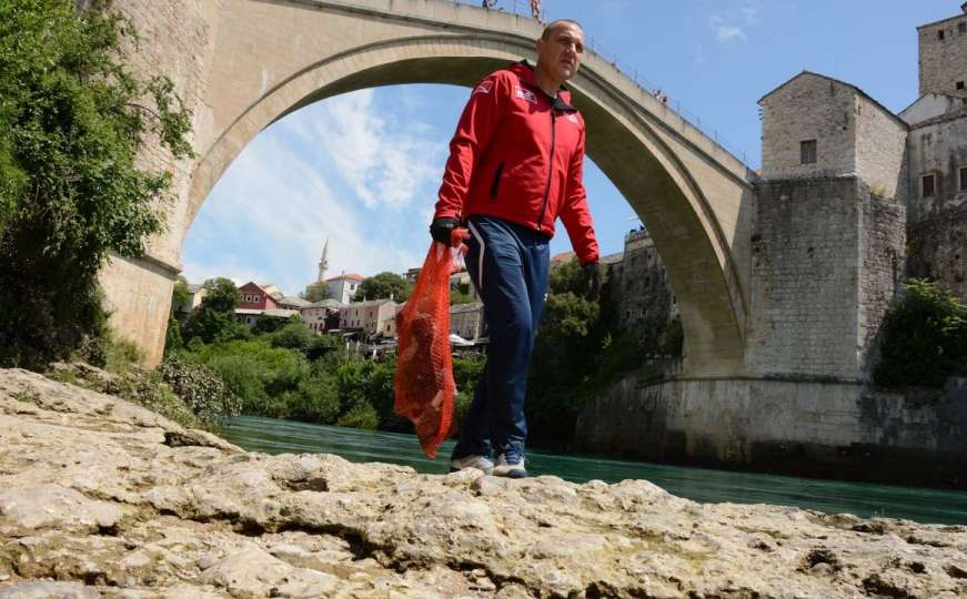 Bravo za Mostar: Novosađani pomažu Mostarcima da očiste Neretvu i Radobolju