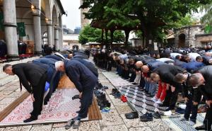 Vjernici klanjali Bajram-namaz u Begovoj džamiji u Sarajevu