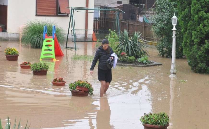Poplave u Srbiji: Proglašena vanredna situacija u 12 općina i gradova