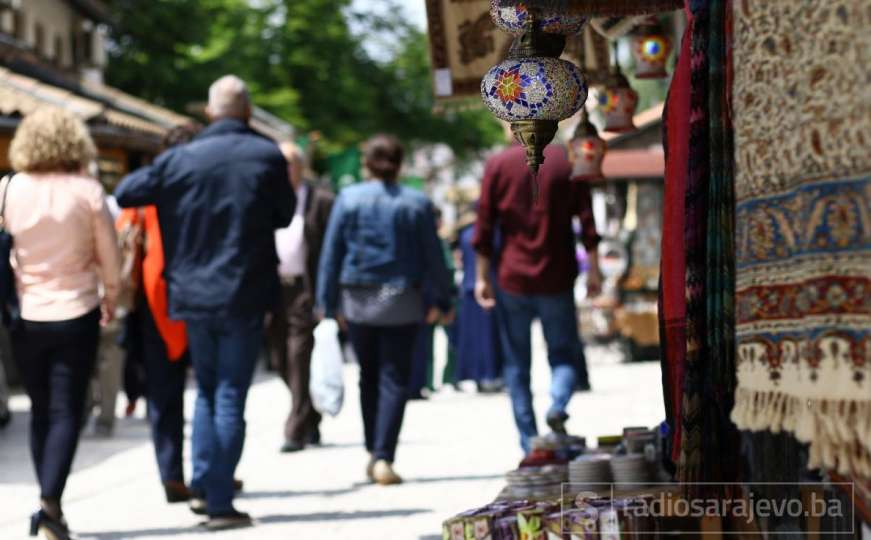 Drugi dan Bajrama u Sarajevu: Sunce, prijatne temperature i šetači