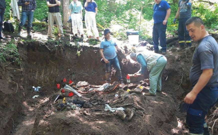 Danas ekshumacija tijela pronađenih u masovnoj grobnici na Igmanu