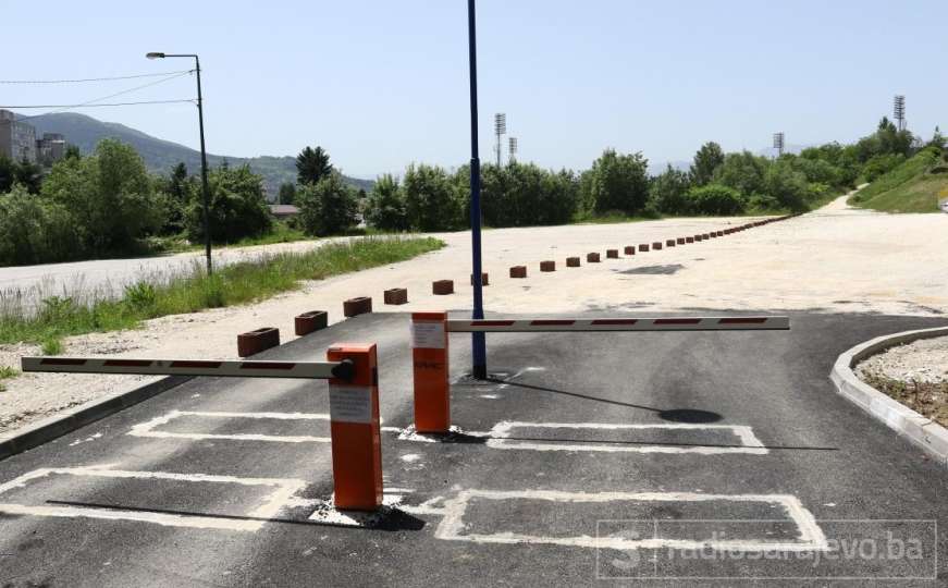 Parking kod Pionirske doline zatvoren, građani ogorčeni