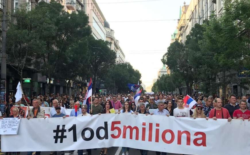 Sa protesta u Beogradu: Vučić će biti pobjeđen na fer i poštenim izborima