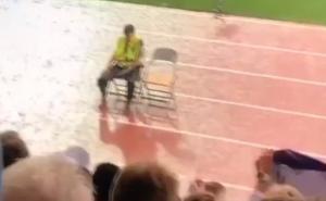 Neviđeni detalj sa utakmice protiv Finske: Redar kojeg svi traže