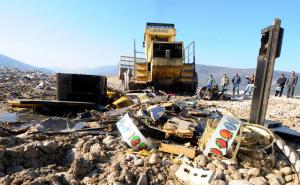 Protest Mostaraca: Blokirano odlaganje otpada na deponiju Uborak