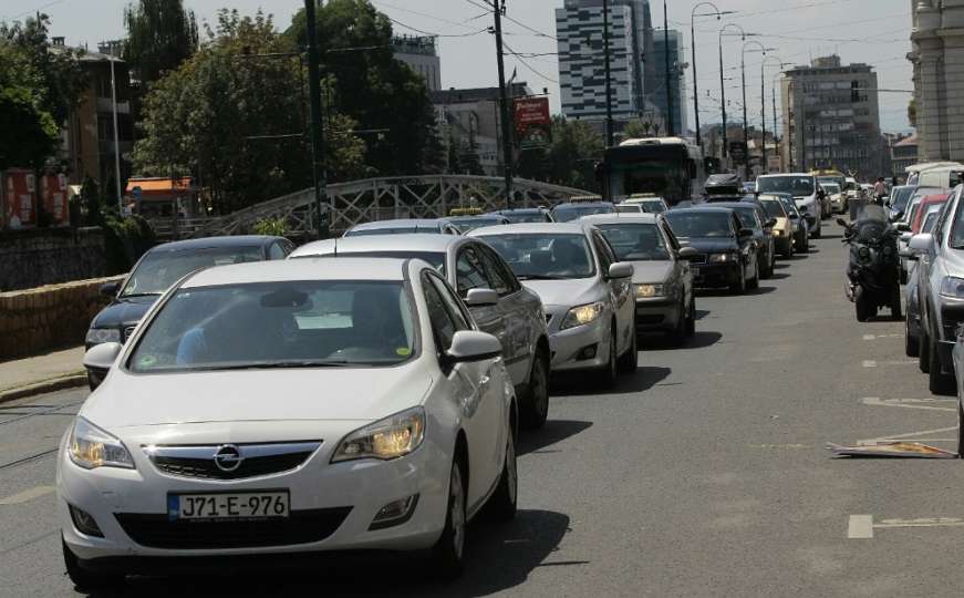 U petak navečer obustava saobraćaja u centru Sarajeva