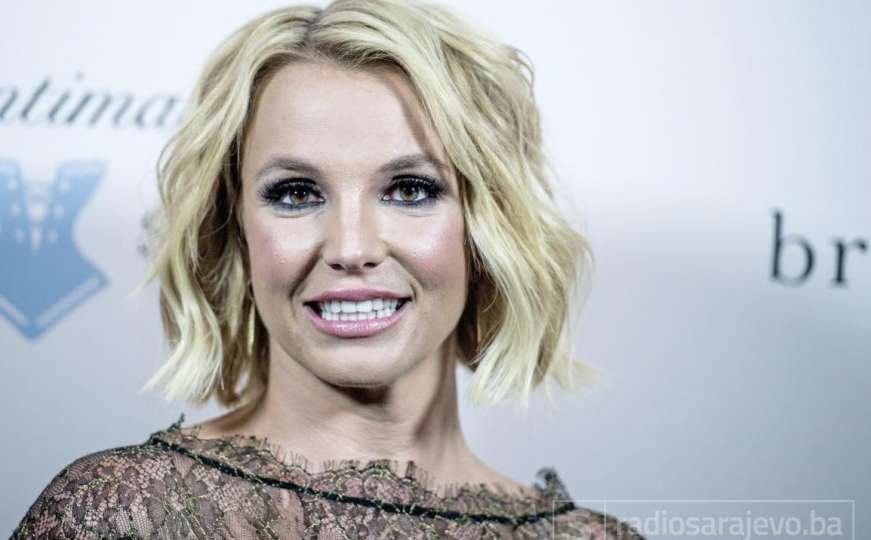 Britney Spears napustila psihijatriju pa skočila u zagrljaj 12 godina mlađem