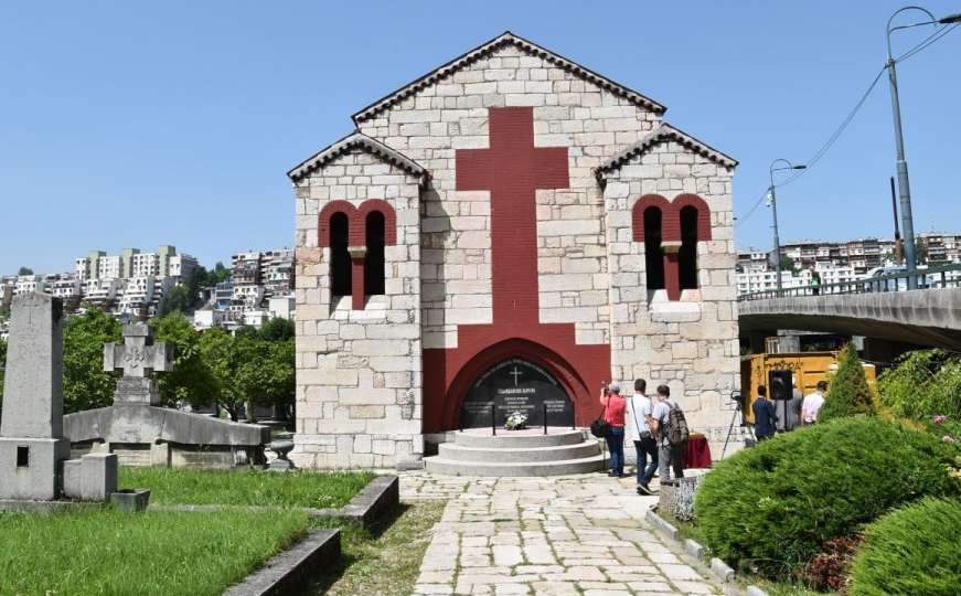 Obnovljena kapela Sveti Arhanđeli na starom pravoslavnom groblju na Koševu