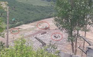 Šta kaže inspekcija, šta Rad: Krave i konji pasu na sarajevskoj deponiji
