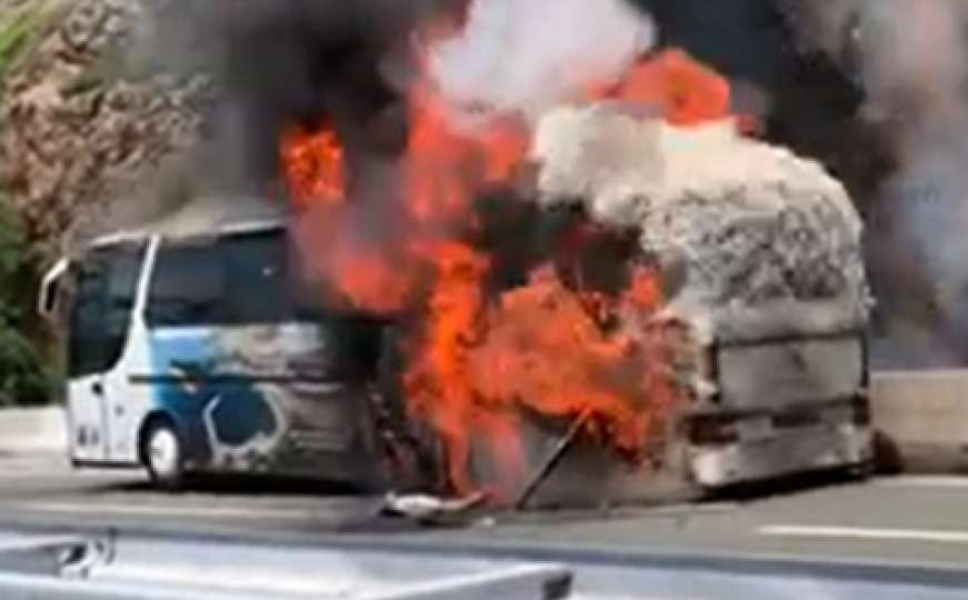 Drama na hrvatskom autoputu: U toku vožnje se zapalio autobus