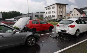 Novo Sarajevo: Jedna osoba povrijeđena u lančanom sudaru tri vozila