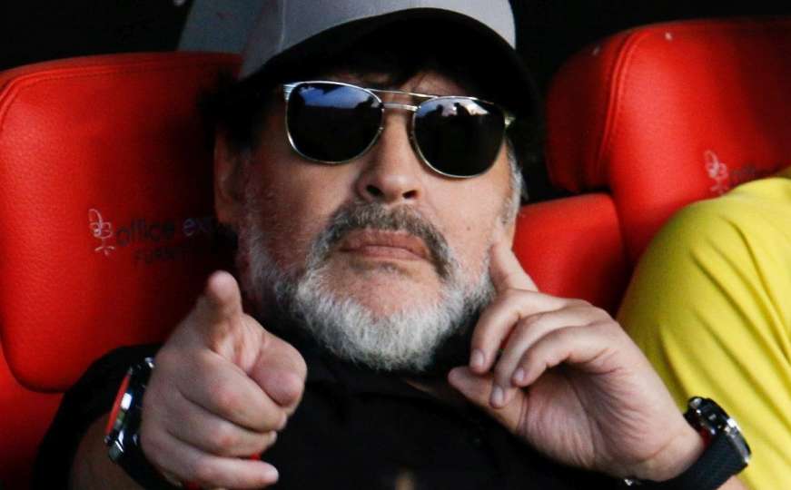 Maradona napustio trenersku klupu, očekuju ga dvije operacije