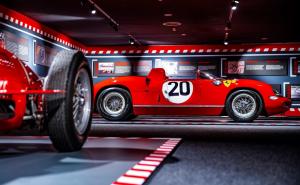 Muzej Ferrarija: Zavirite na izložbe "90 godina Scuderije" i "Hypercars"
