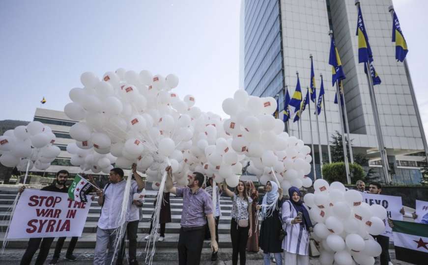 Sarajlije pustile u zrak 1.000 balona kao glas nedužnih civila koje niko ne čuje