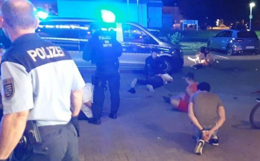 Haos u gradu Trabanta: 6 osoba povrijeđeno u masovnoj tuči Nijemaca i Sirijaca