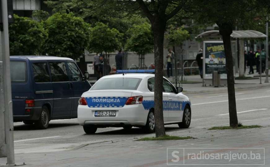 Muškarac i žena napali policajce u Banjoj Luci, jedan povrijeđen