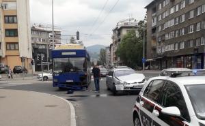 Saobraćajna nesreća na Kovačićima: Sudarili se trolejbus i automobil