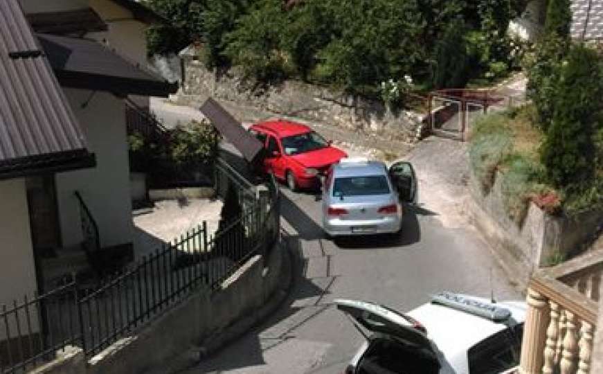 Saobraćajna nesreća u Novom Sarajevu: U sudaru dva vozila nema povrijeđenih