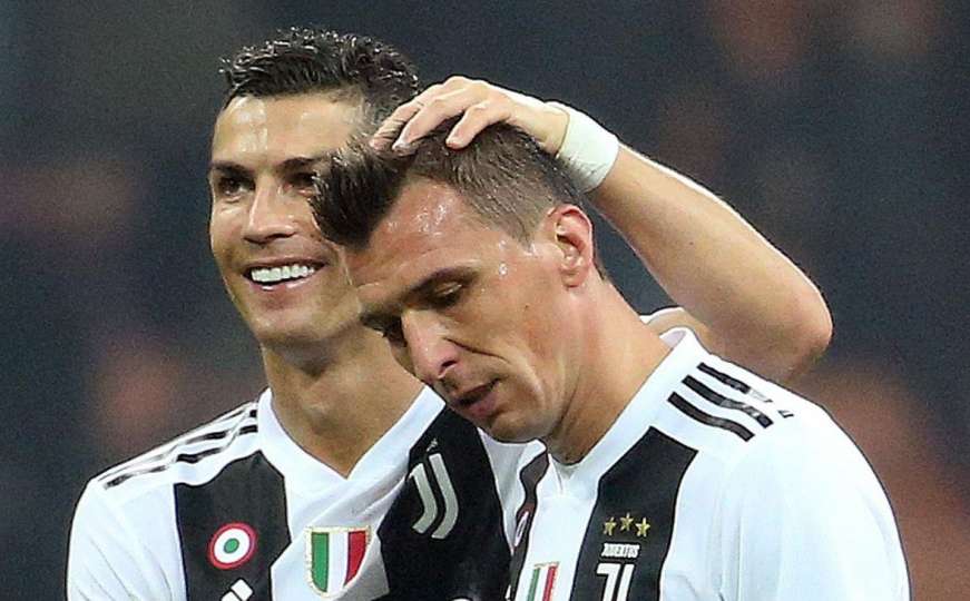 Ronaldo šutnuo nogom Mandžukića: Svi su gledali što to Cristiano radi