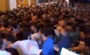 Haos u Gruziji: Demonstranti pokušali da uđu u parlament, policija pucala