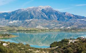 Petogodišnji mališan se utopio u bazenu dok su mu roditelji doručkovali 