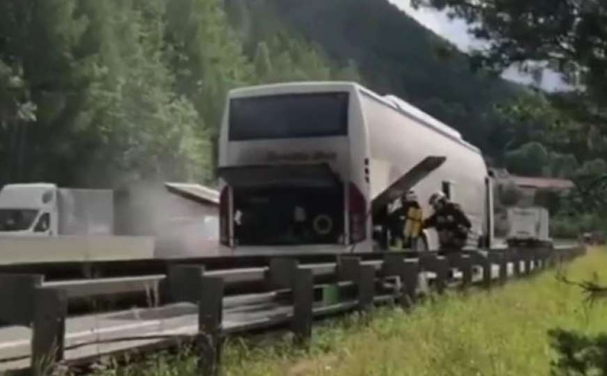 Zapalio se hrvatski autobus blizu Beča