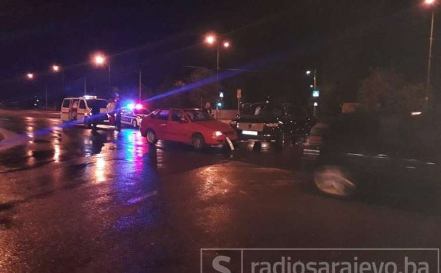 Sudar dva vozila u Sokolović Koloniji