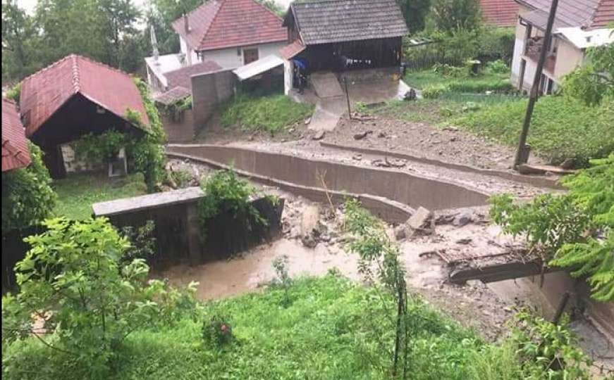 Pogledajte katastrofalno stanje u mjestu Ponirak u blizini Vranduka 