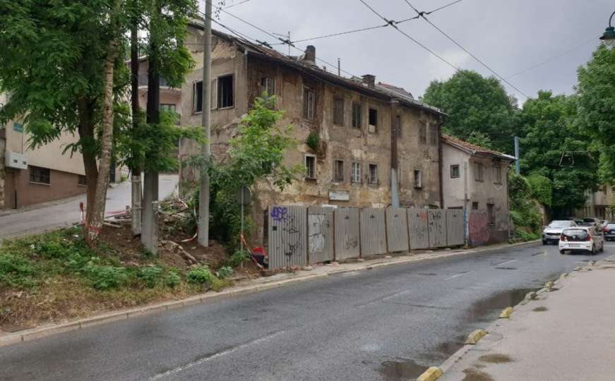 Počelo rušenje stare zgrade u ulici Hamdije Kreševljakovića
