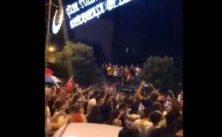 "Jutro je...": Pogledajte slavlje bošnjačke zajednice nakon izbora u Turskoj