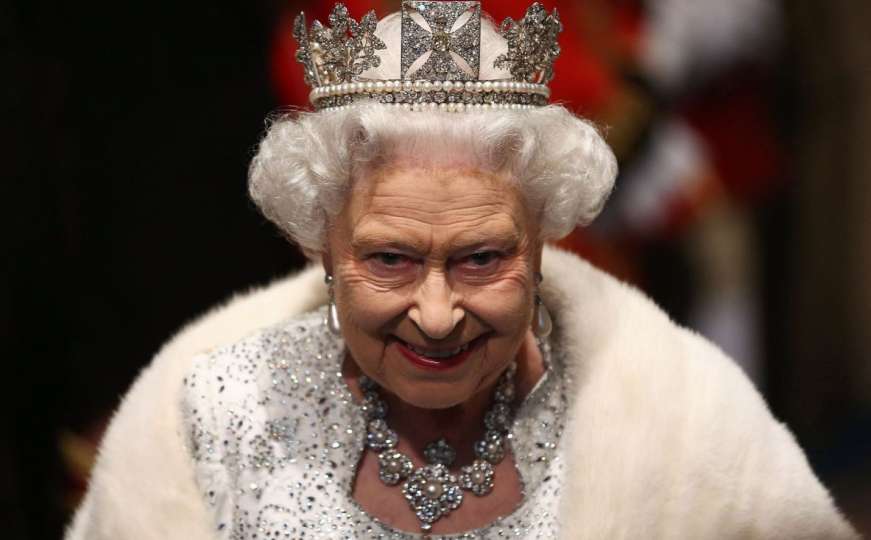 Kraljica iselila iz palače: Jezive male životinje zavladale dvorom