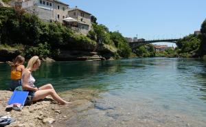 Danas 36 stepeni, večeras grmljavina i kiša: Objavljena prognoza za dane vikenda